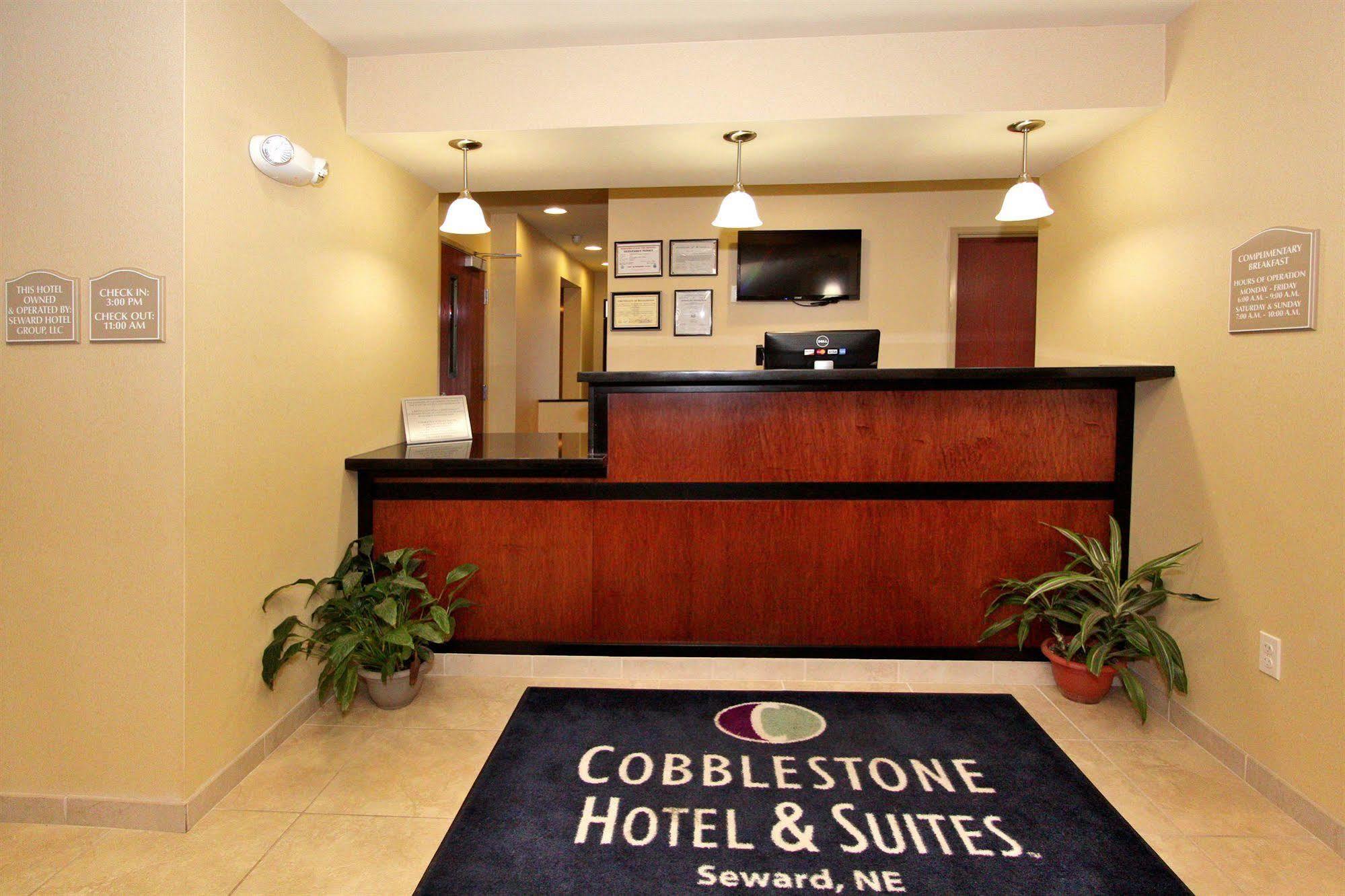 Cobblestone Hotel & Suites - Seward Exterior photo